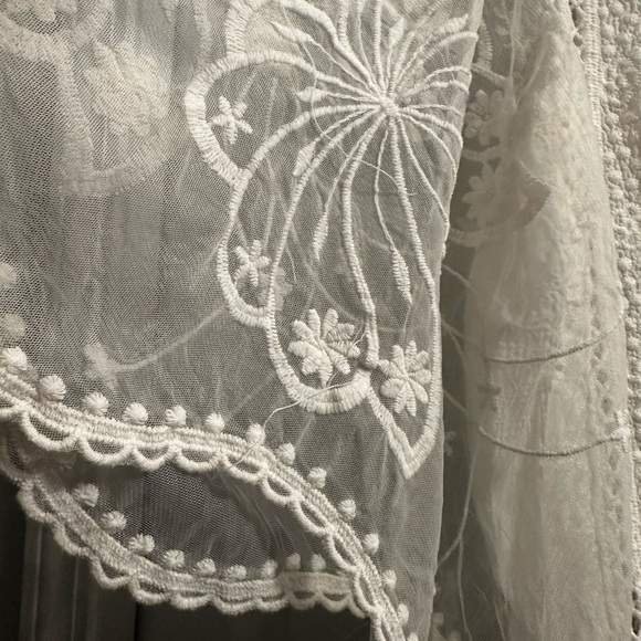 Coco + Carmen White Lace Blouse - Picture 3 of 5